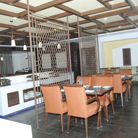 Hotel Abigail Goradia'S Shirdi Exterior photo