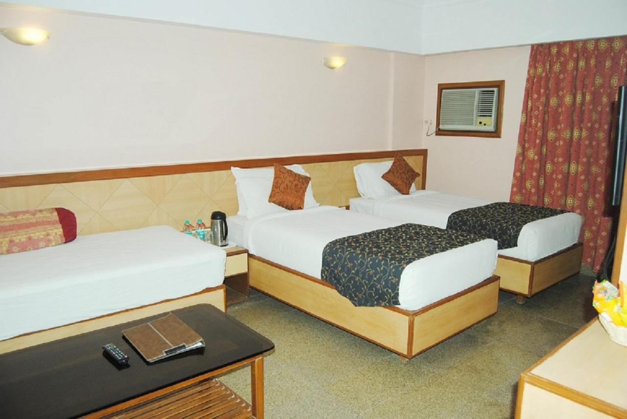 Hotel Abigail Goradia'S Shirdi Exterior photo