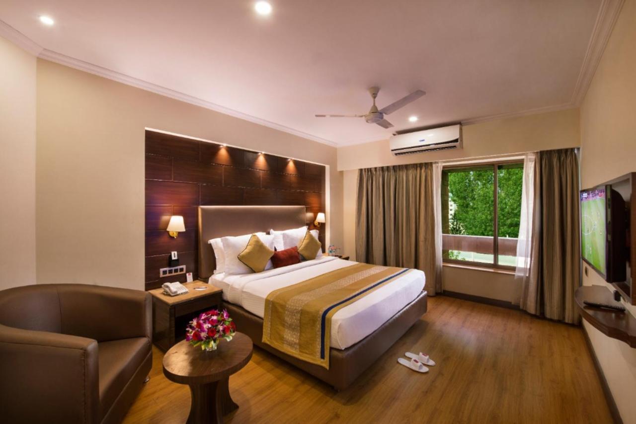 Hotel Abigail Goradia'S Shirdi Exterior photo
