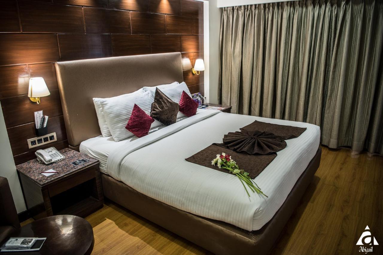 Hotel Abigail Goradia'S Shirdi Exterior photo