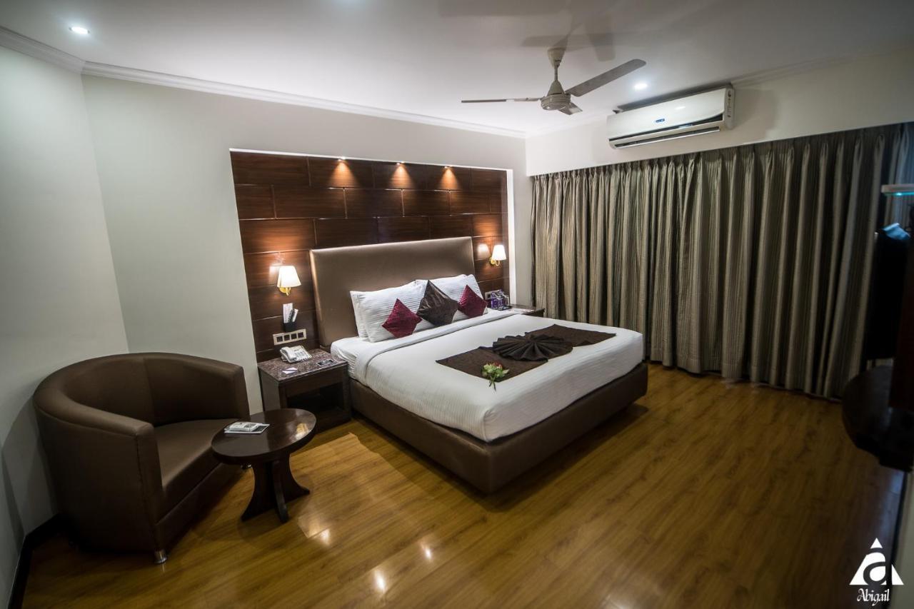 Hotel Abigail Goradia'S Shirdi Exterior photo