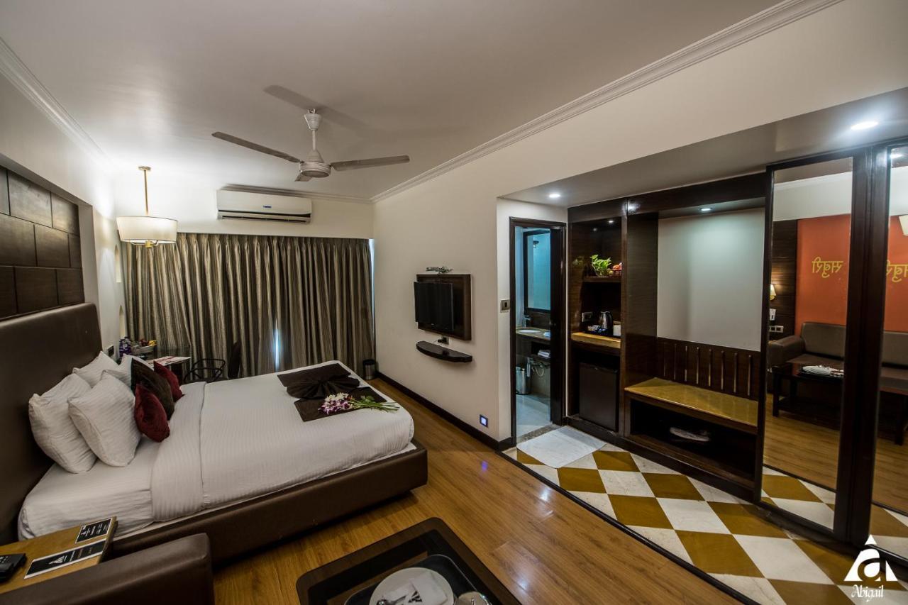 Hotel Abigail Goradia'S Shirdi Exterior photo