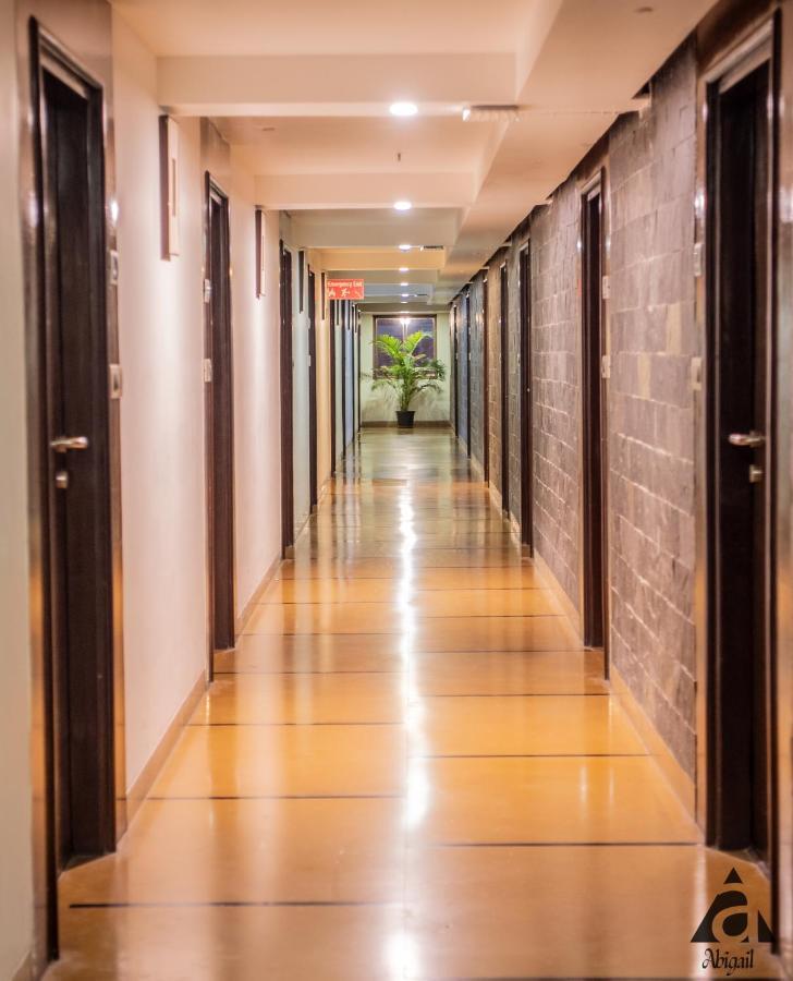 Hotel Abigail Goradia'S Shirdi Exterior photo